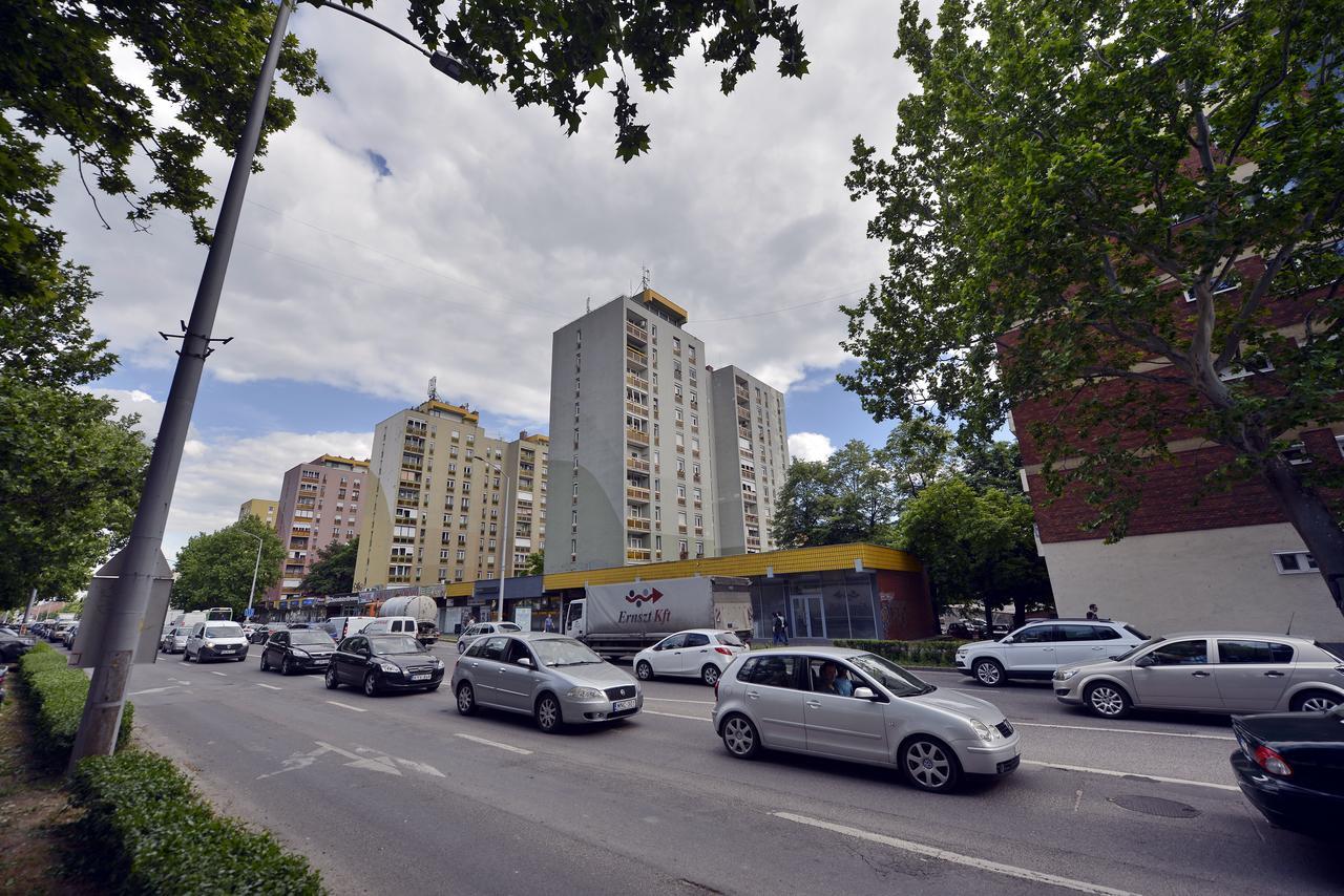 Panorama City Apartman Beci Exterior foto