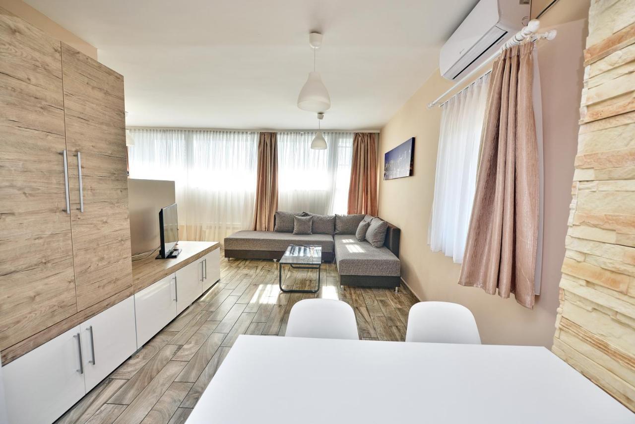 Panorama City Apartman Beci Exterior foto